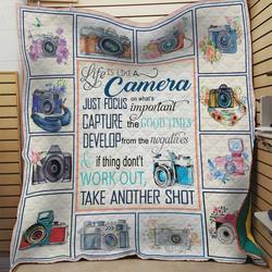 Life Is Like A Camera Just Focus On WhatS Important Quilt Blanket Great Customized Blanket Gifts For Birthday Christmas Thanksgiving and Home Decor