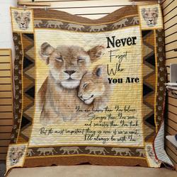 Lion Family Never Forget Who You Are Quilt Blanket Great Customized Gifts For Birthday Christmas Thanksgiving and Home Decor