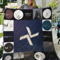 M300709 Burial Quilt Blanket  Quilt and Home Decor