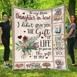 Personalized To My Daughter In Law I Am So Proud Of You Quilt Blanket Great Customized Gifts For Birthday Christmas Thanksgiving and Home Decor