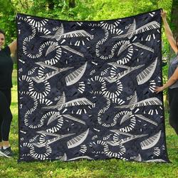 Piano Black Hur Quilt ts and Home Decor