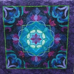 Primavera Quilt Tdhie and Home Decor