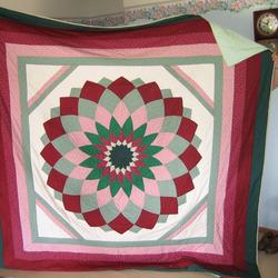 Red Dahlia Quilt Tdhun and Home Decor