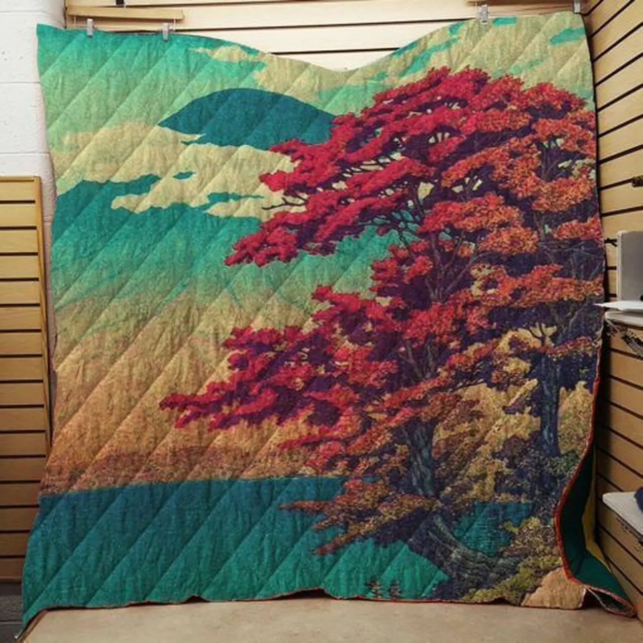Red Tree Quilt Tdhns and Home Decor