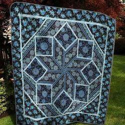 Regency Medallion Bl Quilt Tdhlk and Home Decor