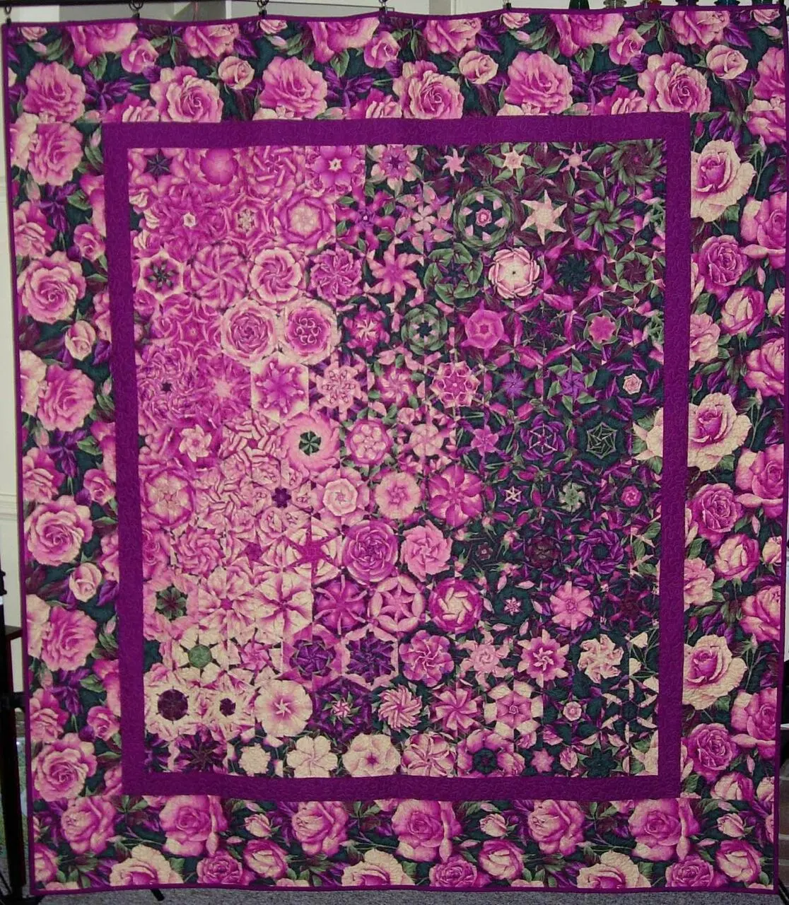 Roses Quilt Tdhis and Home Decor