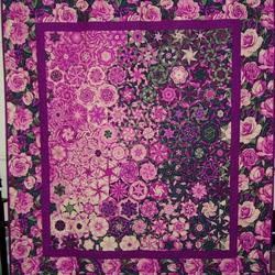 Roses Quilt Tdhis and Home Decor