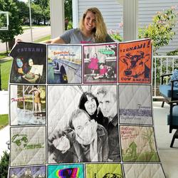 Tsunami Quilt and Home Decor