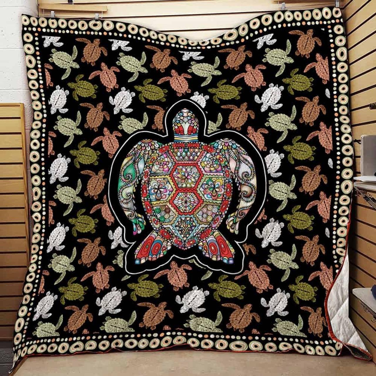 Turtle Quilt Q2002-09 V2 and Home Decor