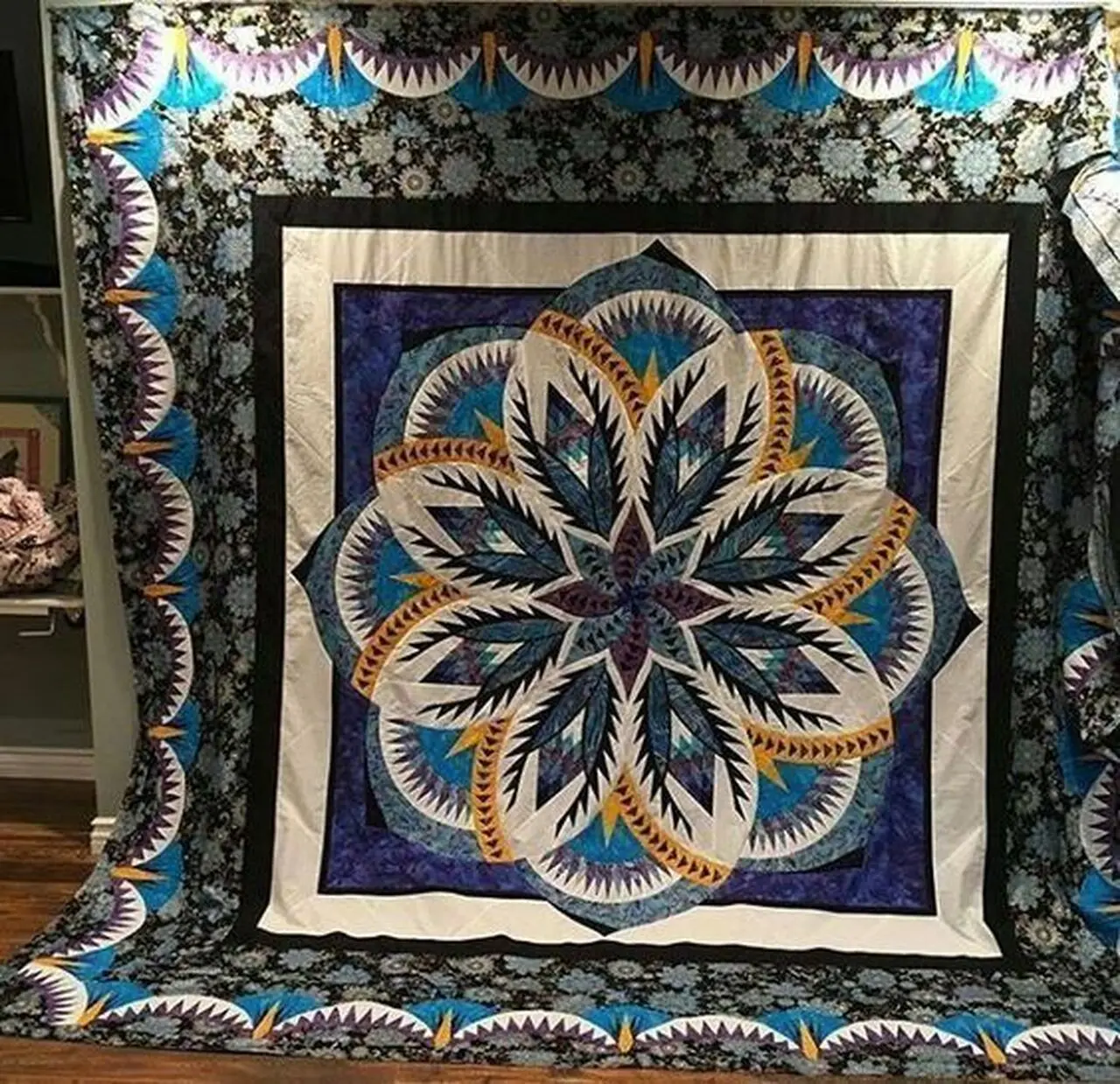 Vintage Rose Hur Quilt Cysive and Home Decor