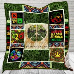 Weed Free The Soul Free The Mind Free The Leaf Quilt Blanket Great Customized Blanket Gifts For Birthday Christmas Thanksgiving and Home Decor
