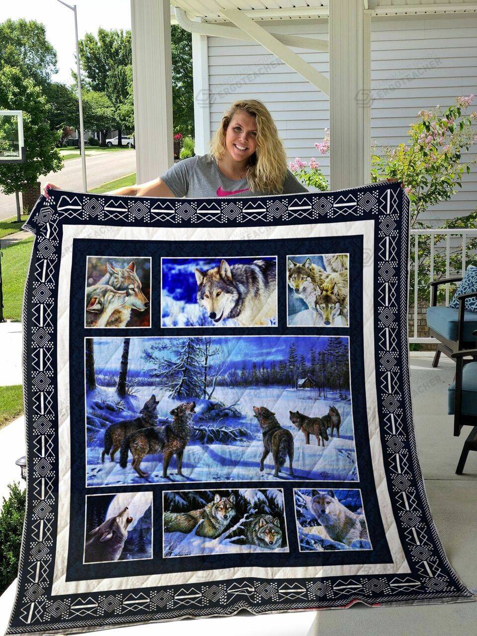 Wolf In The Winter Quilt Blanket Great Customized Blanket Gifts For Birthday Christmas Thanksgiving and Home Decor