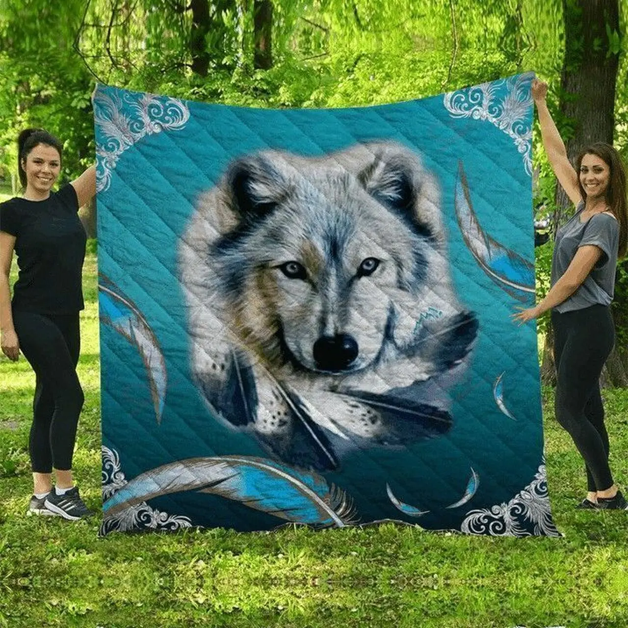Wolf KC2909995CL Quilt Blanket and Home Decor