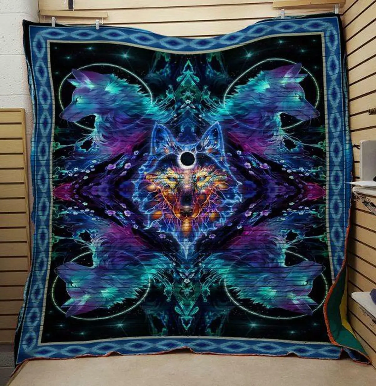 Wolf Quilt V6 and Home Decor