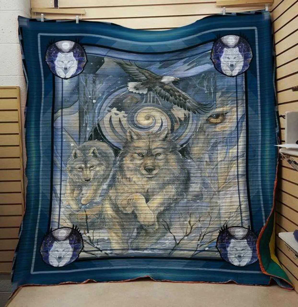 Wolf Quilt V8 and Home Decor