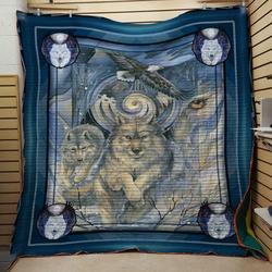 Wolf Quilt V8 and Home Decor