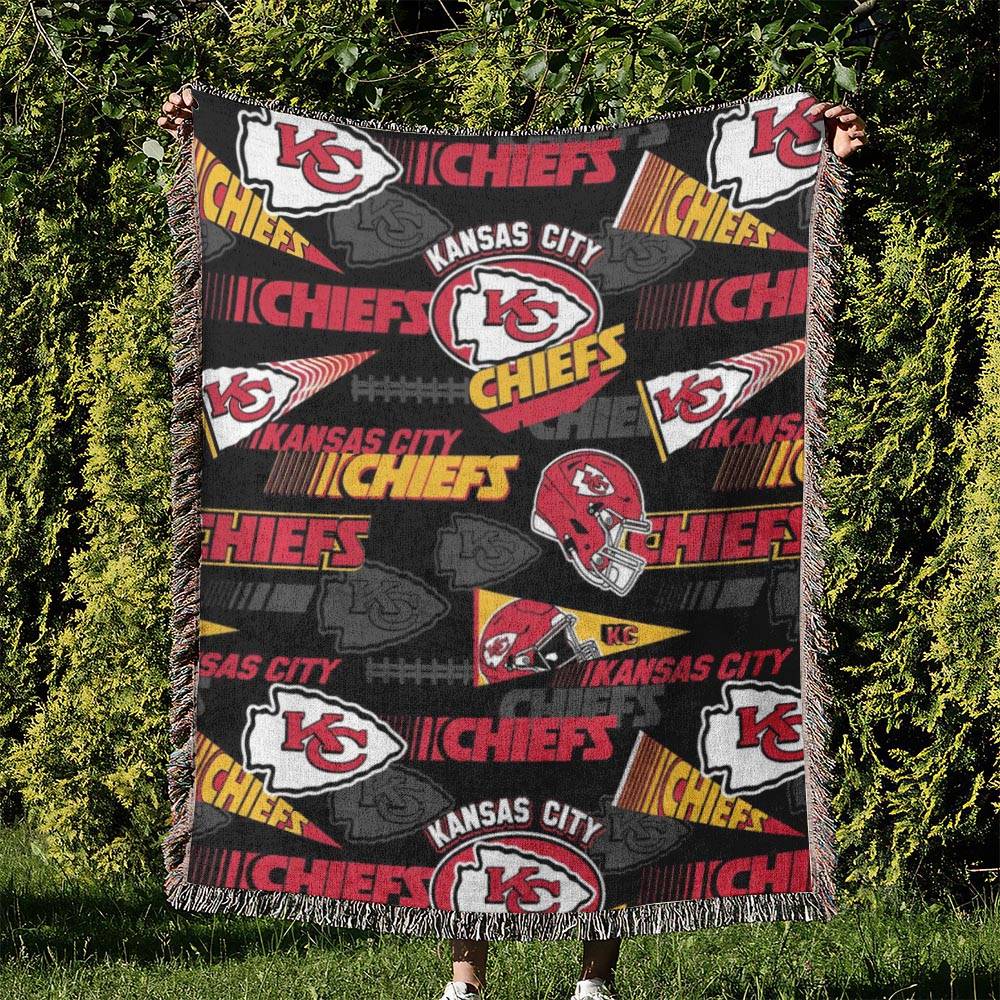 NFL Kansas City Chiefs Football Team Woven Tapestry Blanket Amazing Gift For Fans And Friends Home Decor KCCW16