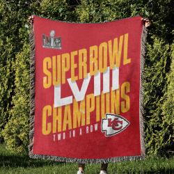 NFL Kansas City Chiefs Football Team Woven Tapestry Blanket Amazing Gift For Fans And Friends Home Decor KCCW2