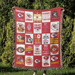 NFL Kansas City Chiefs Football Team Woven Tapestry Blanket Amazing Gift For Fans And Friends Home Decor KCCW23