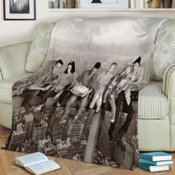 Friends Manhattan Skyline Fleece Throw Blanket Meaningful Gift For Halloween Christmas