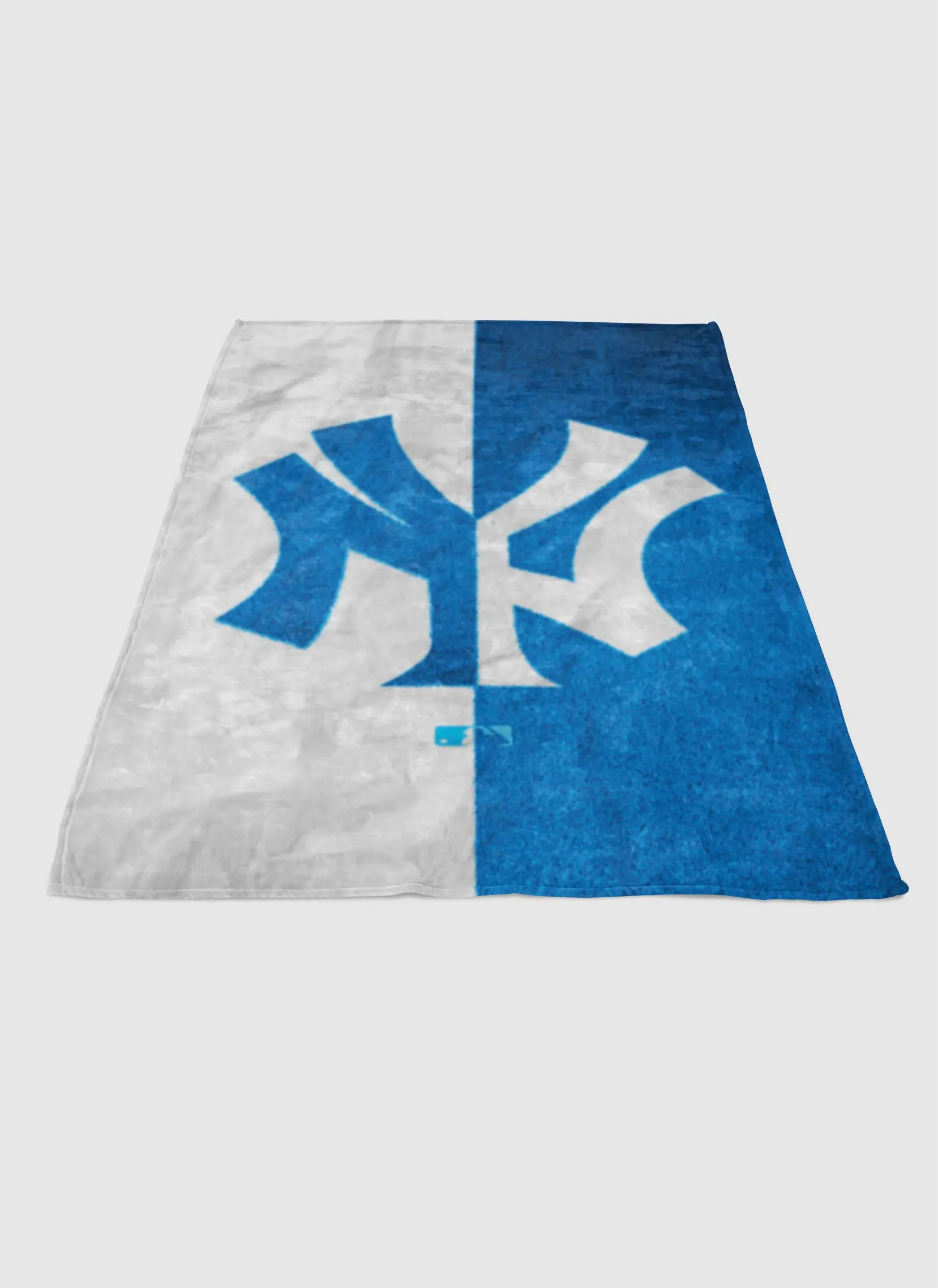 New York Yankees Blue White Soft Fleece Blanket Meaningful Gift For Halloween Christmas